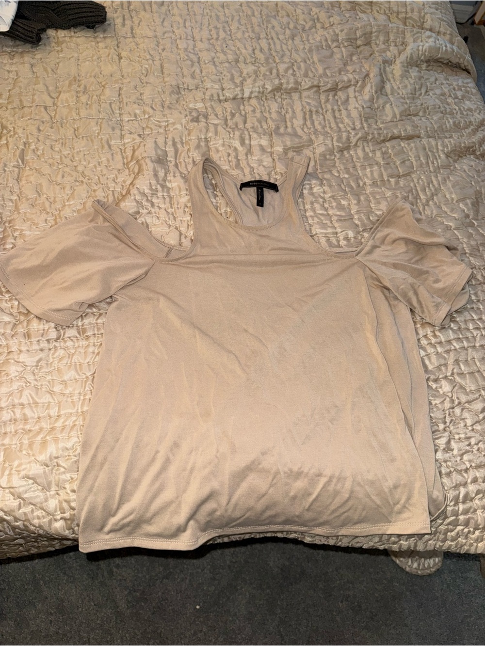 BCBGMaxAzria Cream Cold-Shoulder Tank Top